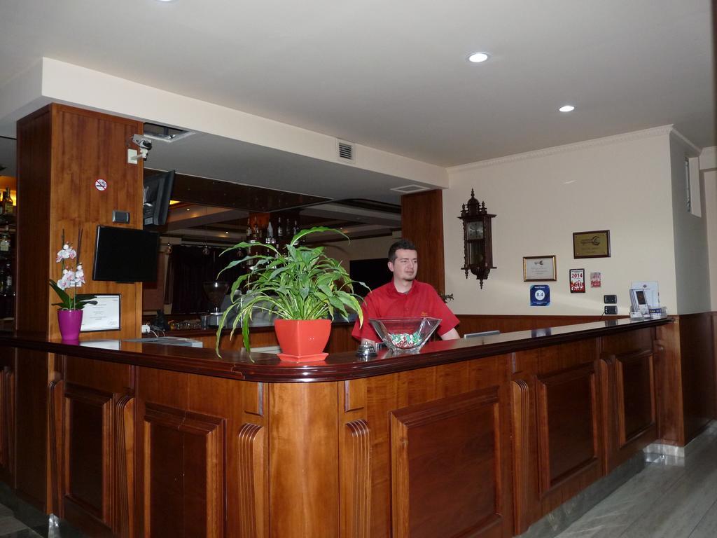Hotel Elysee Τίρανα Εξωτερικό φωτογραφία