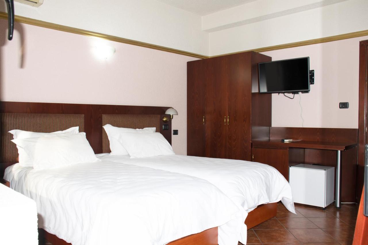 Hotel Elysee Τίρανα Εξωτερικό φωτογραφία