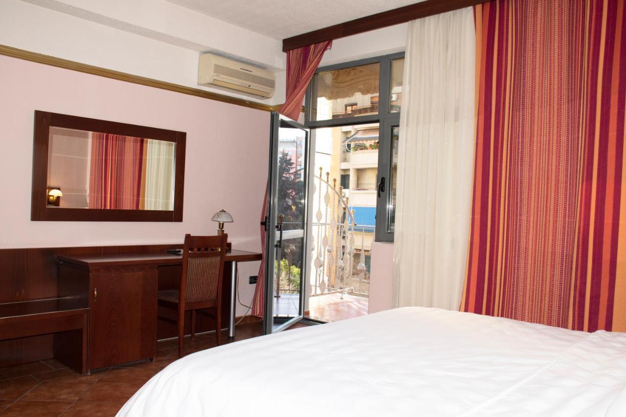 Hotel Elysee Τίρανα Εξωτερικό φωτογραφία